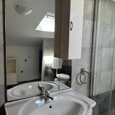 Jovic 2 Apartman *
