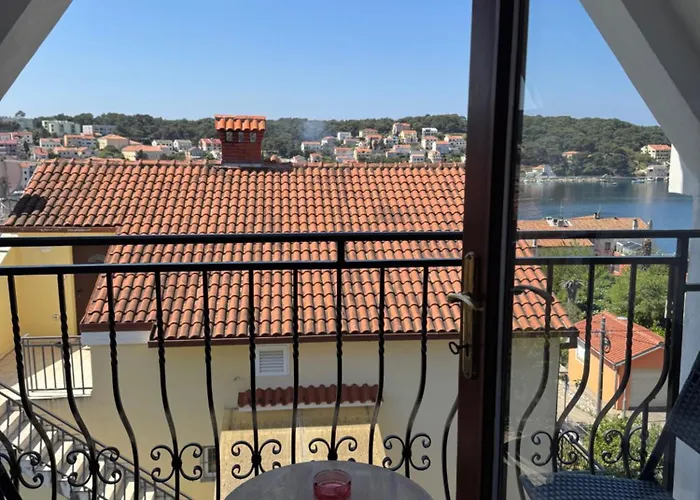 Jovic 2 アパート マリ・ロシニュ