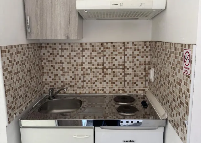 Jovic 2 アパート