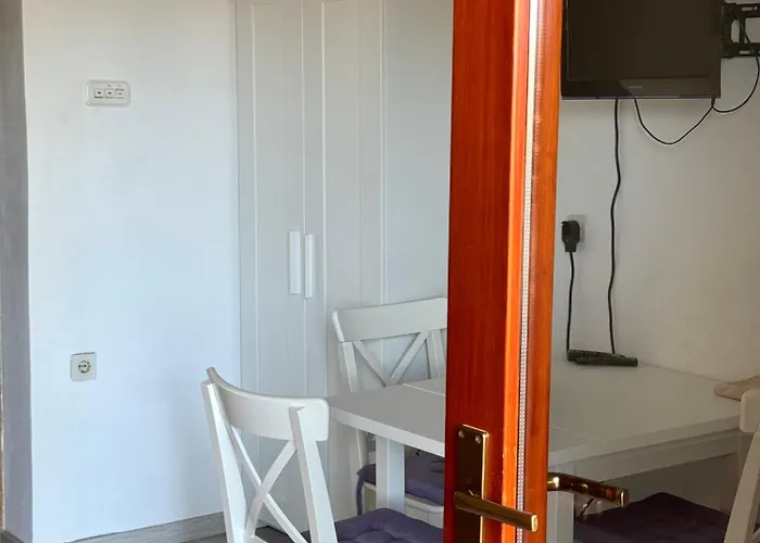 Jovic 2 アパート マリ・ロシニュ